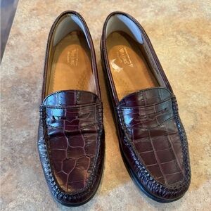 Bass Weejuns Loafers - Burgundy - Size 7.5 - Very Good Condition